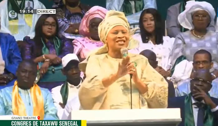 Aïssata Tall Sall s'exprimant lors du congrès de Taxawu Sénégal