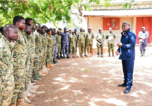 Faure Gnassingbé en visite sur le terrain de l’opération Koundjoaré au Togo