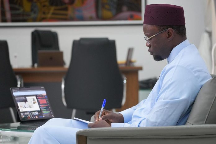 Ousmane Sonko et Diomaye Faye Ousmane Sonko et Diomaye Faye, figures politiques sénégalaises