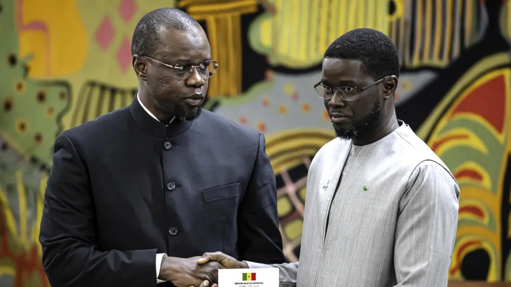 Le président Diomaye Faye et le Premier ministre Ousmane Sonko lors des consultations stratégiques au Sénégal