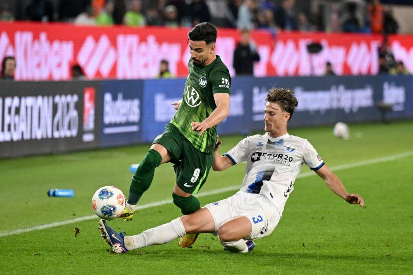 Match entre Wolfsburg (Mohammed Amoura) et Paderborn (Jonah Sticker) marqué par une forte opposition