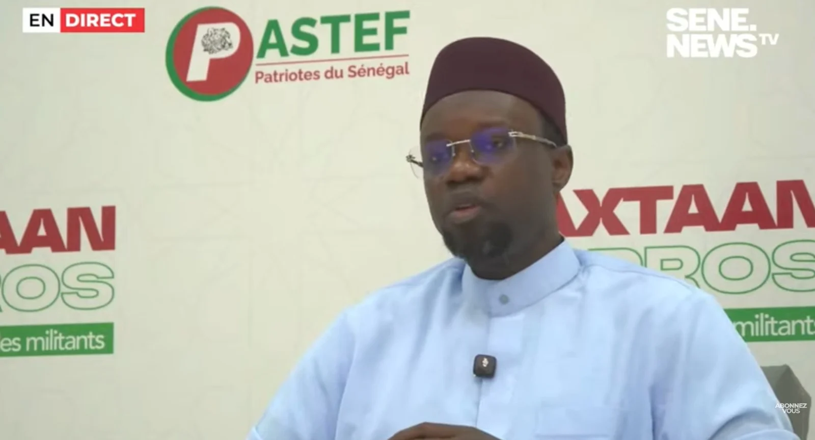 Ousmane Sonko lors d'une conférence de presse sur la gestion des infrastructures publiques