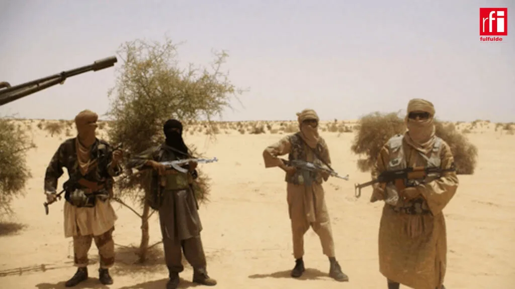 Villageois et chasseurs dozos en patrouille au Mali