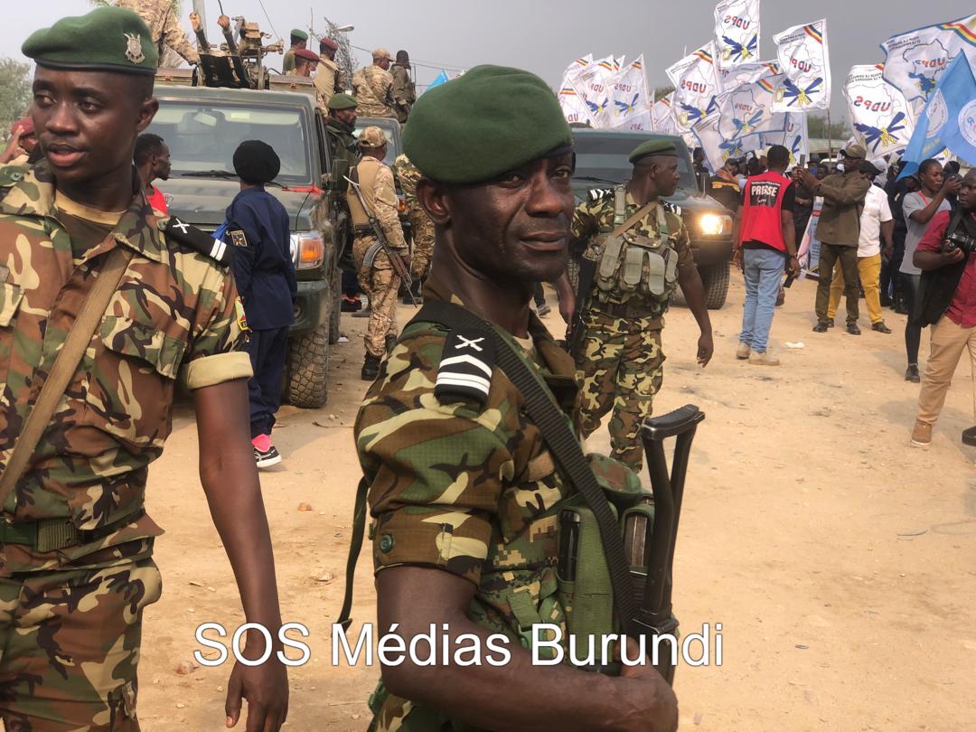 Deux militaires burundais lors d'une opération de sécurisation au Sud-Kivu en 2025