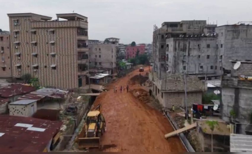 Travaux d’assainissement à la Baie des Cochons à Libreville