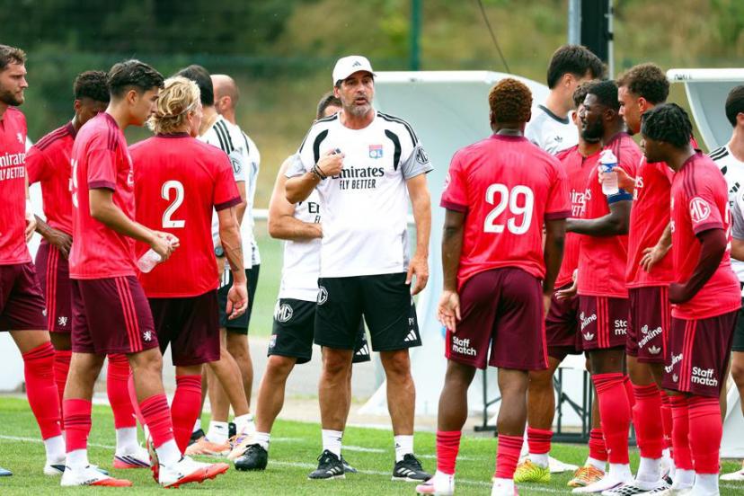 Paulo Fonseca et ses joueurs lors du match amical entre Lyon et le FC Saint-Gall (6-3), le 11 juillet. (S. Pillaud/Icon Sport)