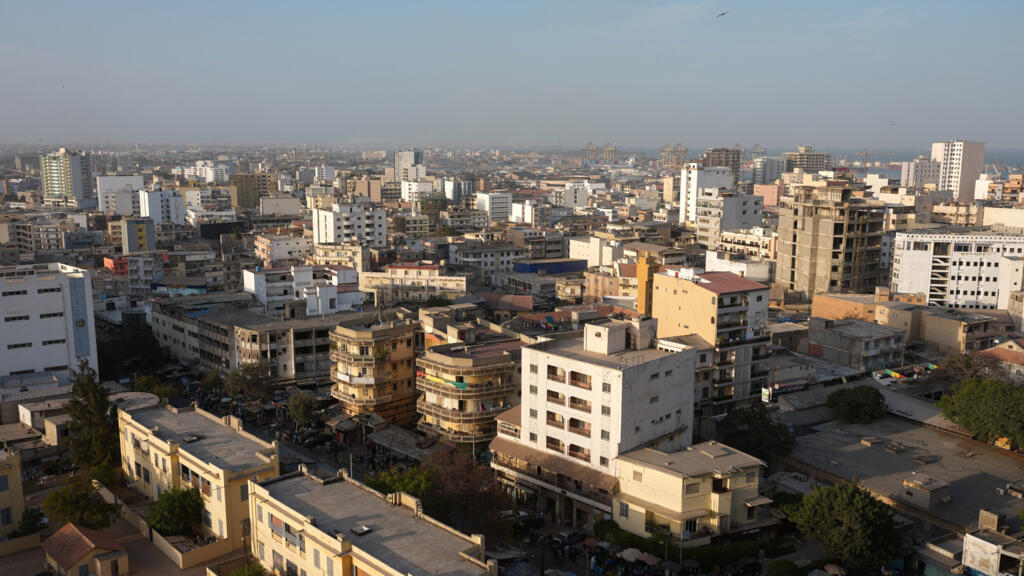 Vue panoramique du centre-ville de Dakar, symbole de l'économie sénégalaise