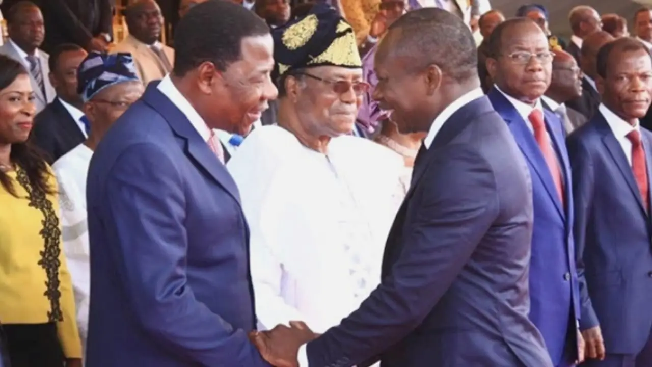 Les présidents Nicéphore Soglo (en blanc à l'arrière-plan), Boni Yayi (à gauche) et Patrice Talon (à droite)