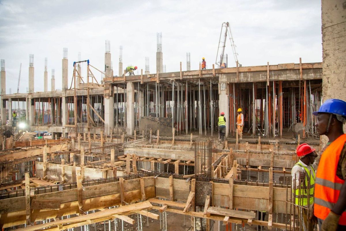 chantiers des hôpitaux des Communes III et VI à Bamako